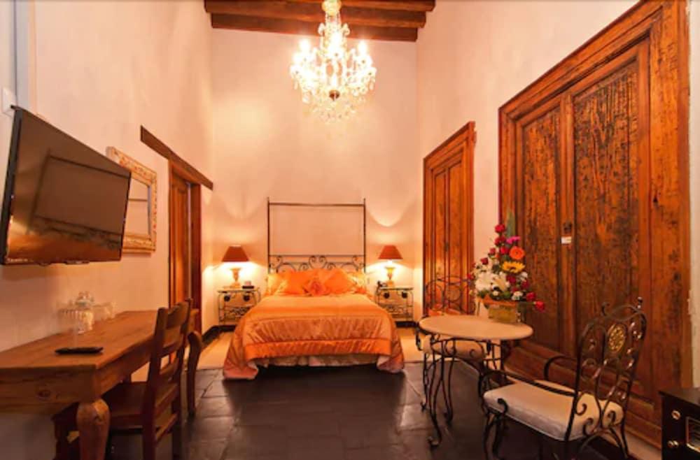 Mansion De Los Suenos Patzcuaro Exterior photo